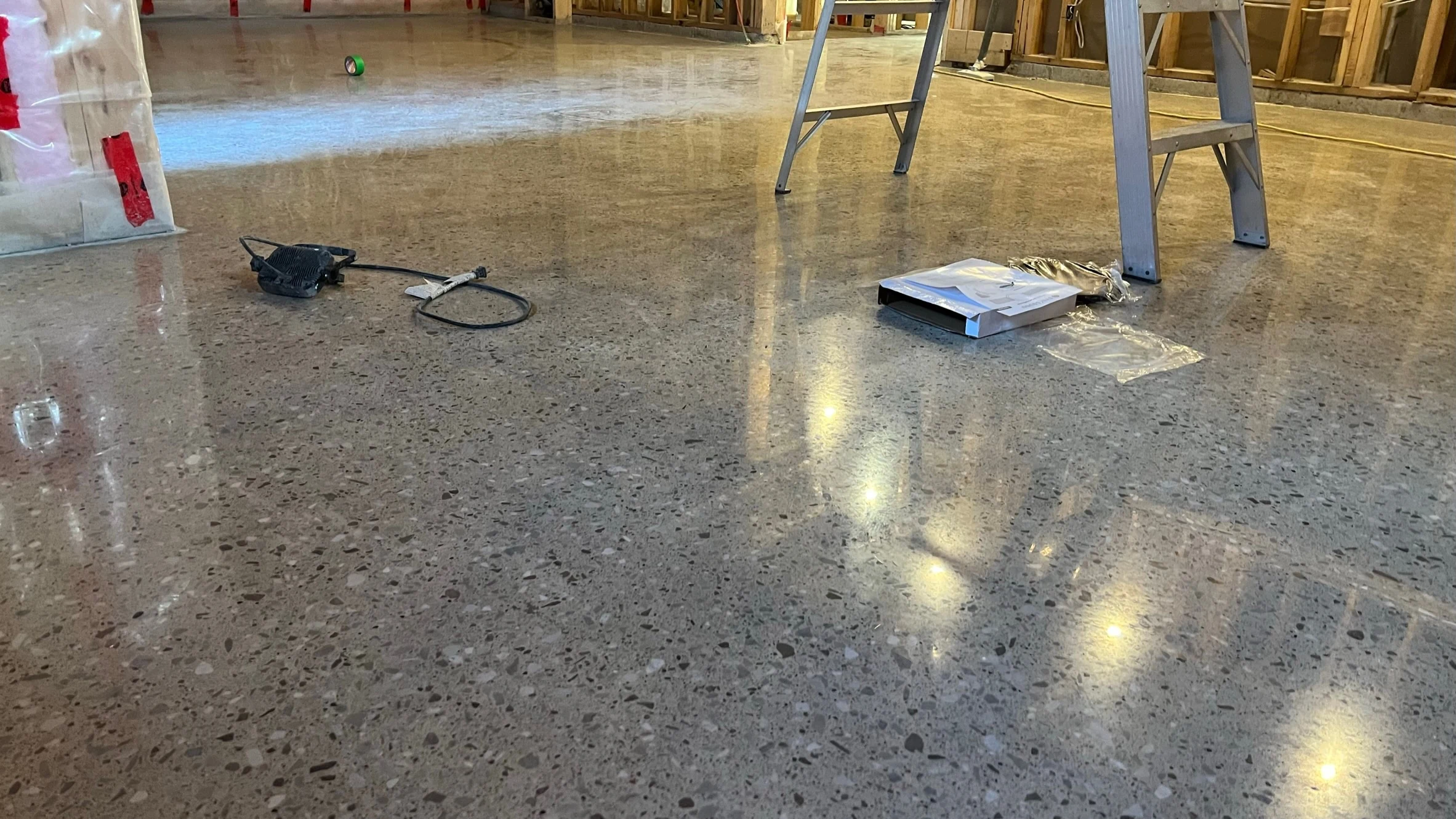 Residential concrete floor by Fēnix Finish: new build