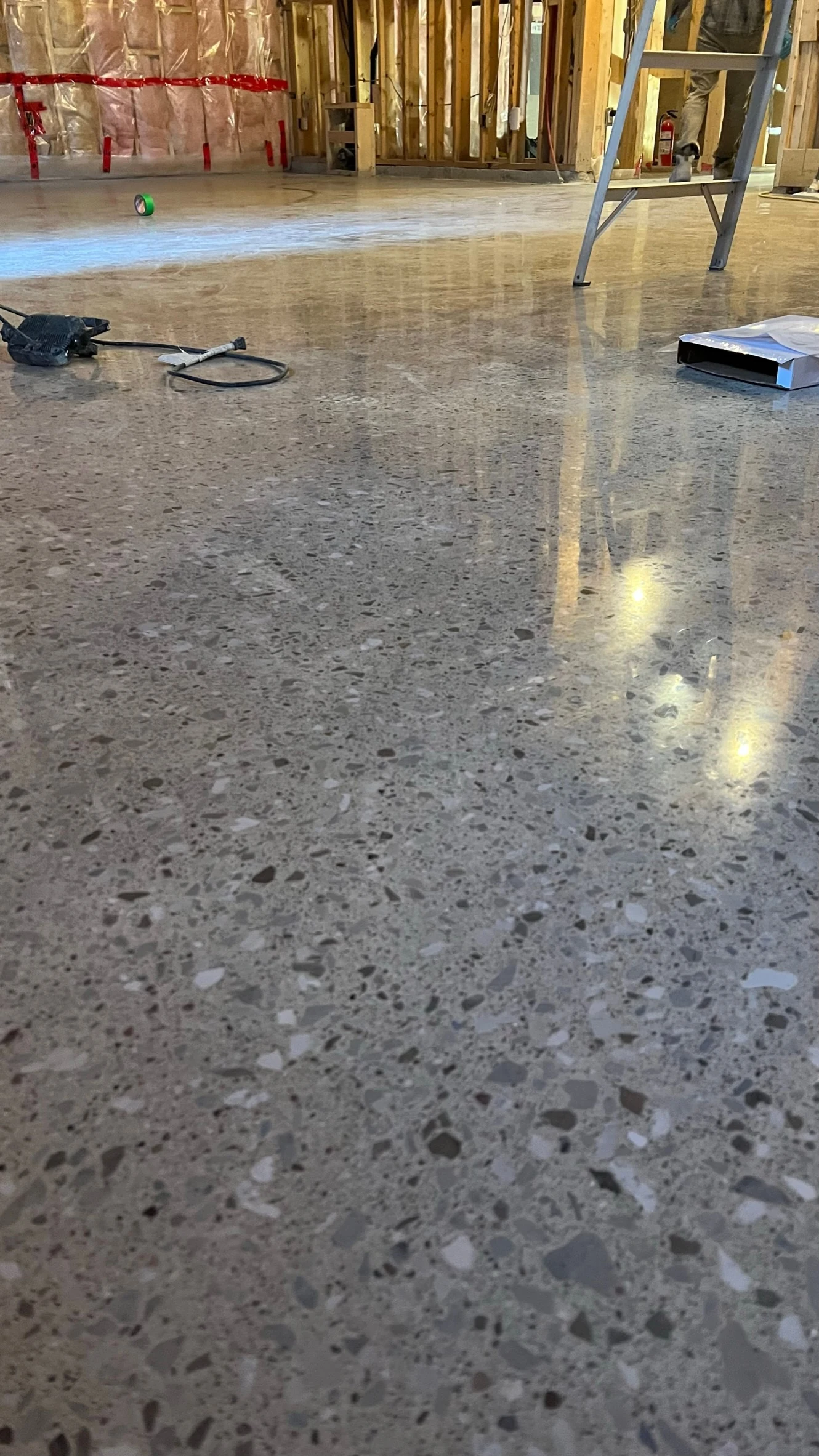 Residential concrete floor by Fēnix Finish: new build