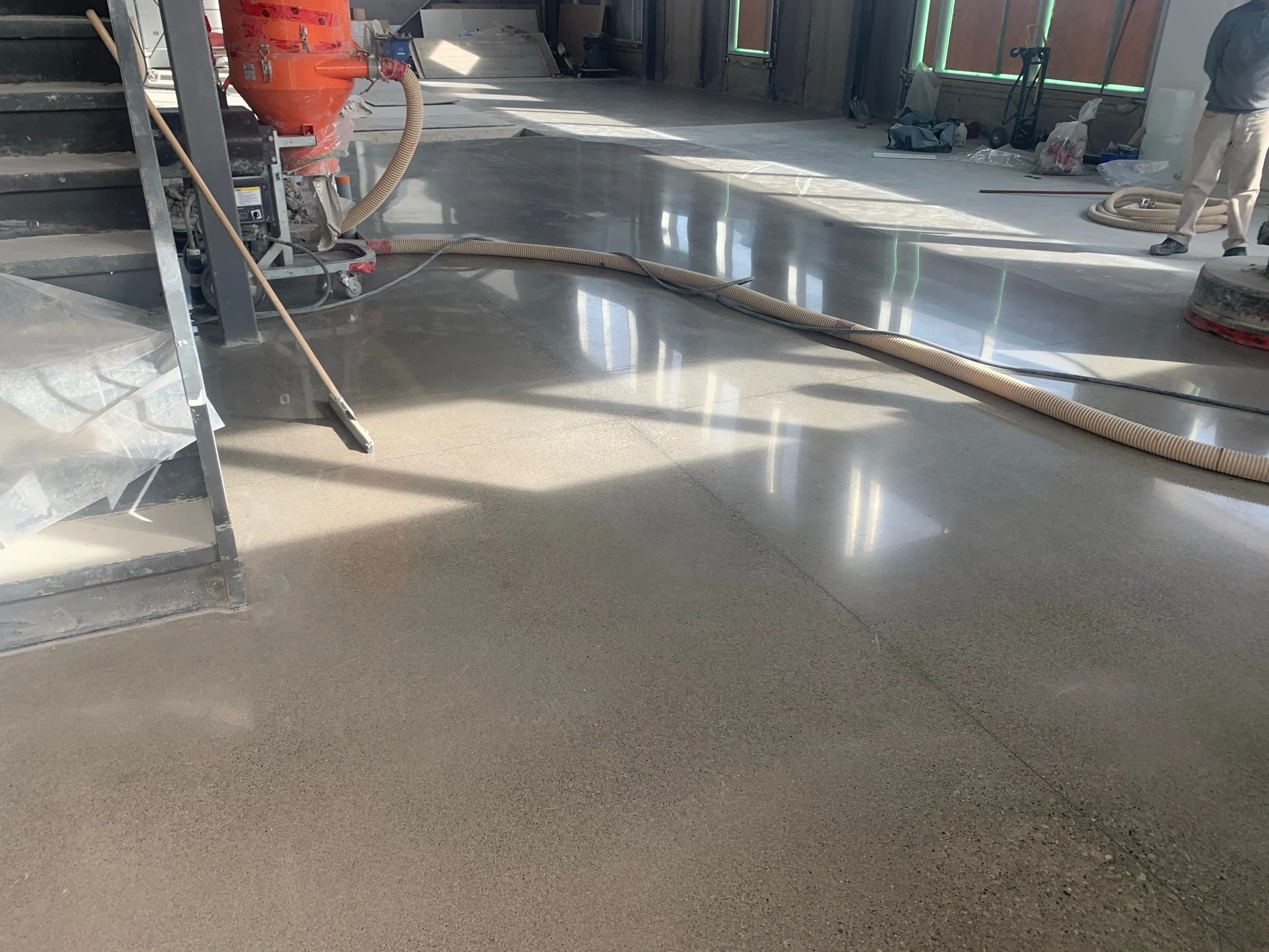 Polish: Fēnix Finish crew at work